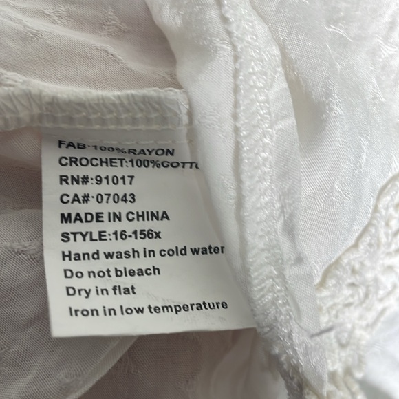 Solitaire 3/4 Sleeve Crocheted Top - Picture 5 of 7